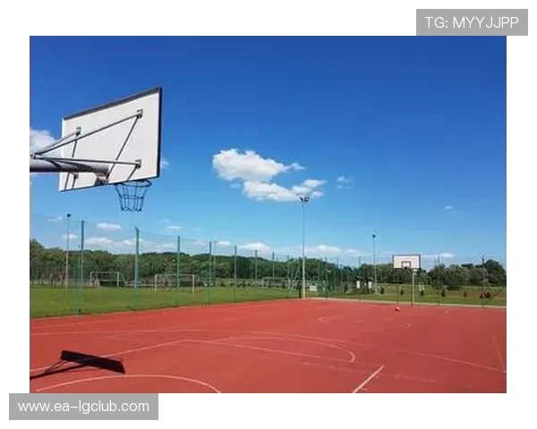 现代足球比赛中球场对抗规则的演变与竞技公平性研究